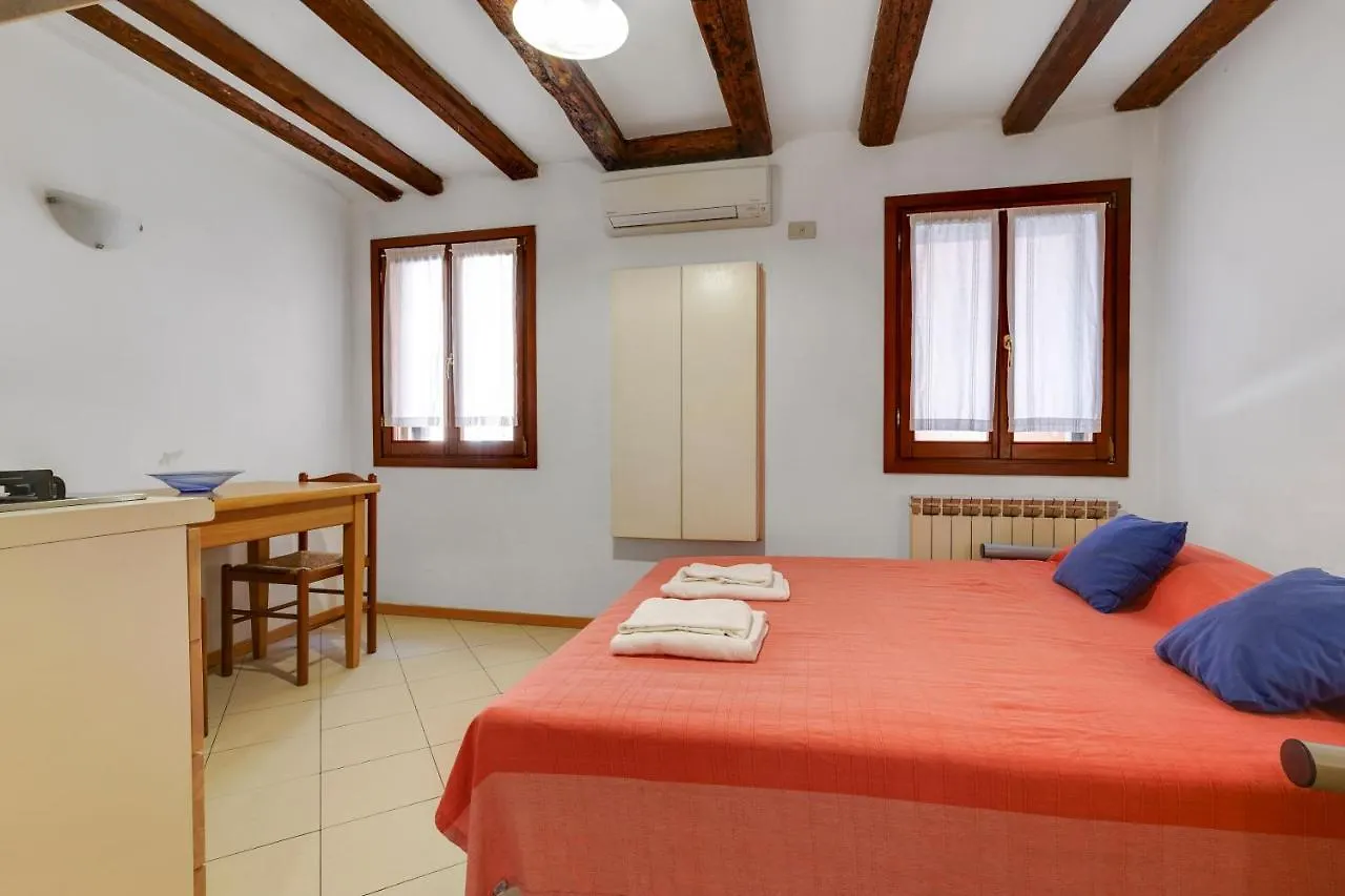 B&B Giardini Venezia 2*,  Italia